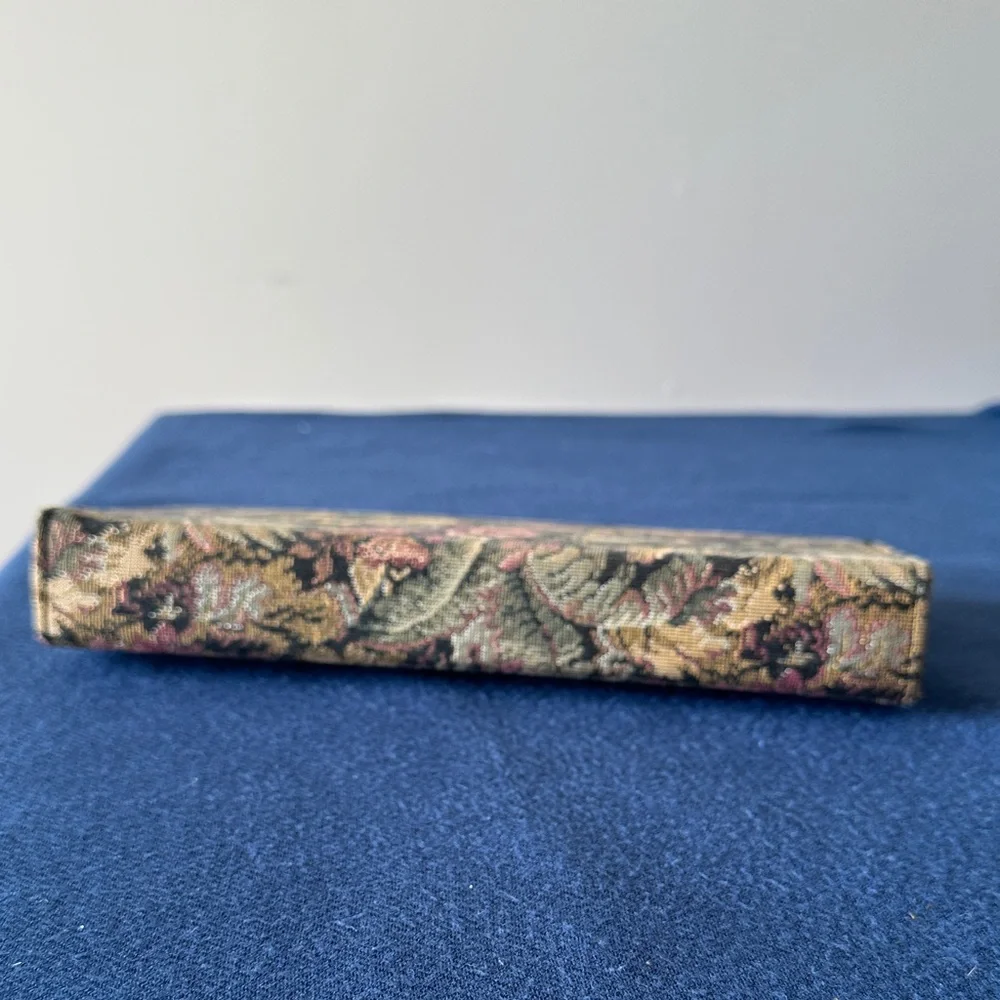 Floral Tapestry Clutch - Picture 3 of 4